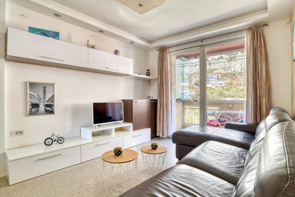 Cozy Nest Apartment- Central And Seaboard With Elevator Kotor Eksteriør bilde