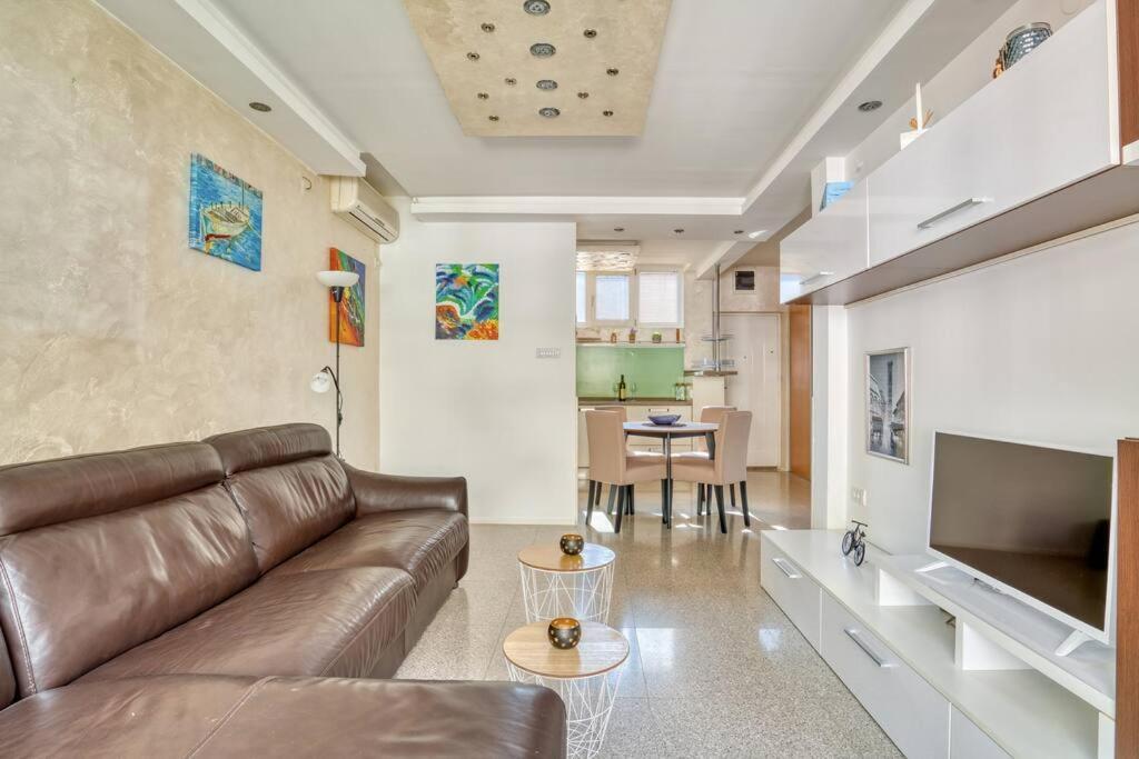 Cozy Nest Apartment- Central And Seaboard With Elevator Kotor Eksteriør bilde