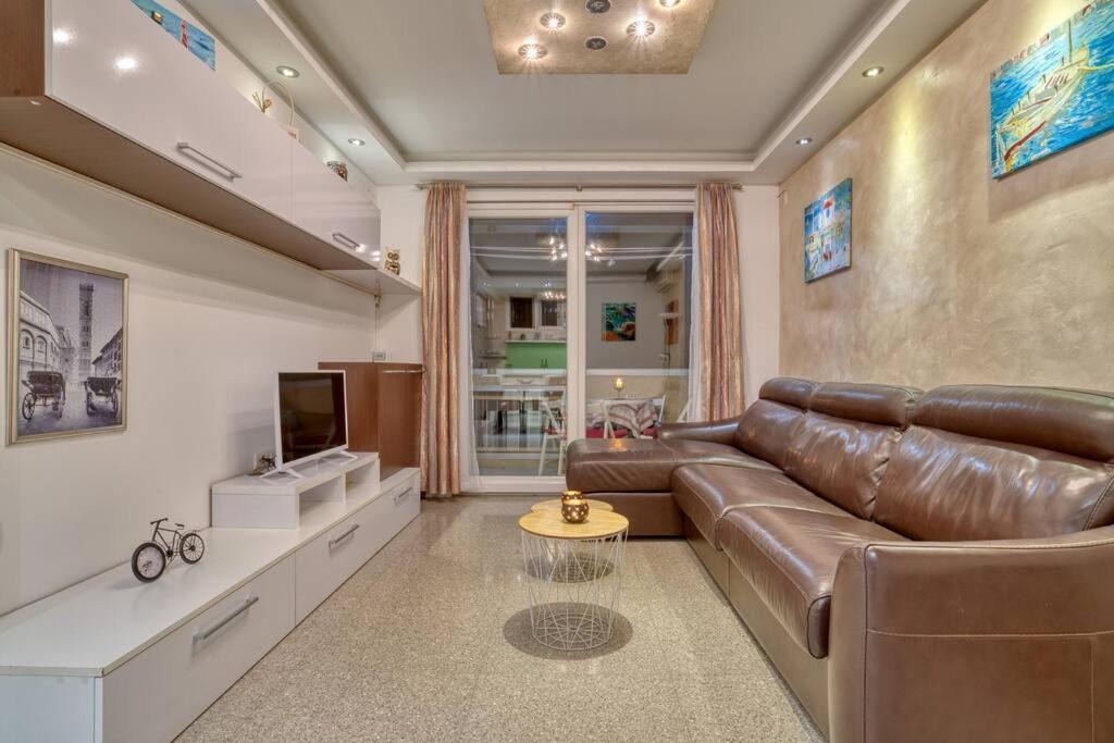 Cozy Nest Apartment- Central And Seaboard With Elevator Kotor Eksteriør bilde
