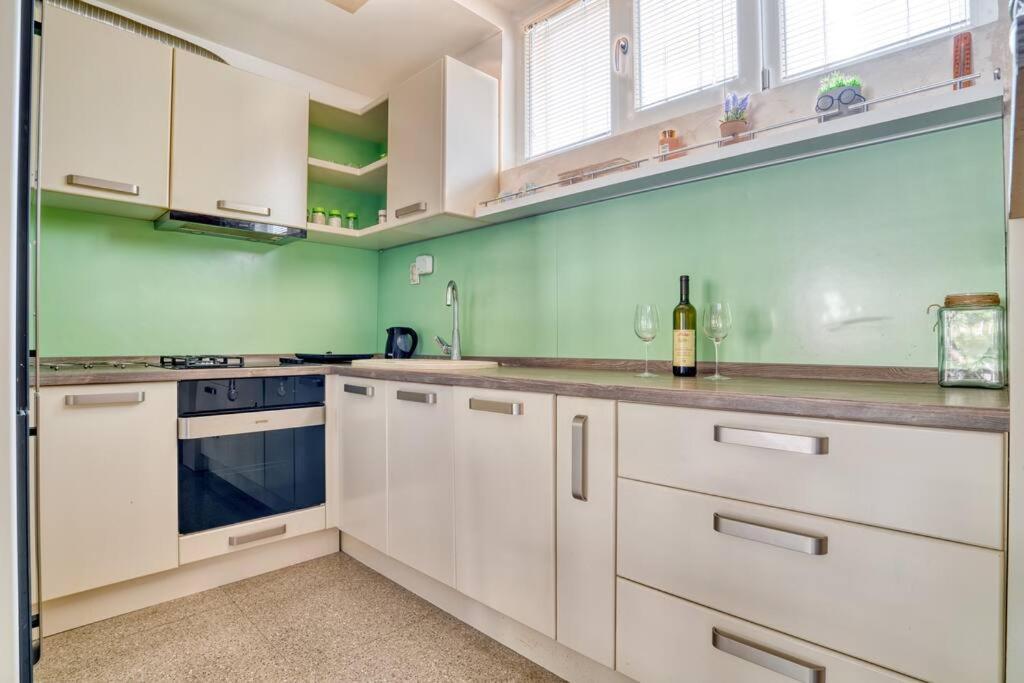 Cozy Nest Apartment- Central And Seaboard With Elevator Kotor Eksteriør bilde