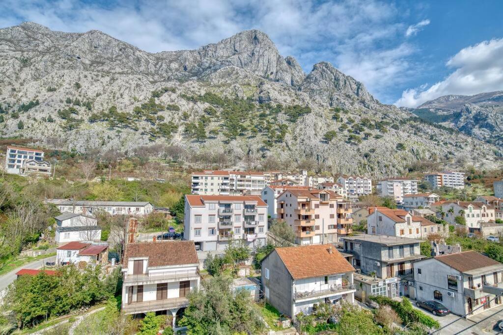 Cozy Nest Apartment- Central And Seaboard With Elevator Kotor Eksteriør bilde