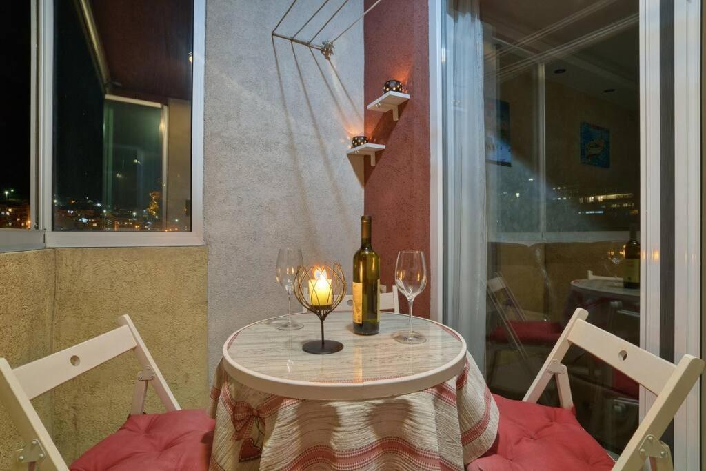Cozy Nest Apartment- Central And Seaboard With Elevator Kotor Eksteriør bilde